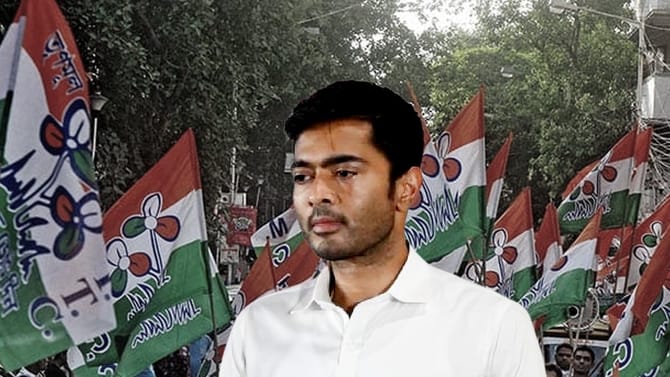 তৃণমূলের ভরাডুবির পর কী করবেন অভিষেক?