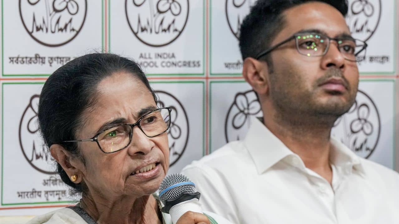 FIR against Abhishek Banerjee: মমতার পর ফের একবার অভিষেকের বিরুদ্ধে দায়ের হল FIR