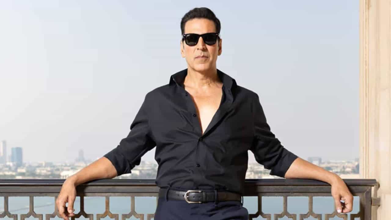 Akshay Kumar: কাশ্মীরের এক স্কুলে ১ কোটি টাকা ঢাললেন অক্ষয় কুমার, 'খিলাড়ি'র টাকায় কী হল দেখুন Akshay Kumar: কাশ্মীরের এক স্কুলে ১ কোটি টাকা ঢাললেন অক্ষয় কুমার, 'খিলাড়ি'র টাকায় কী হল দেখুন