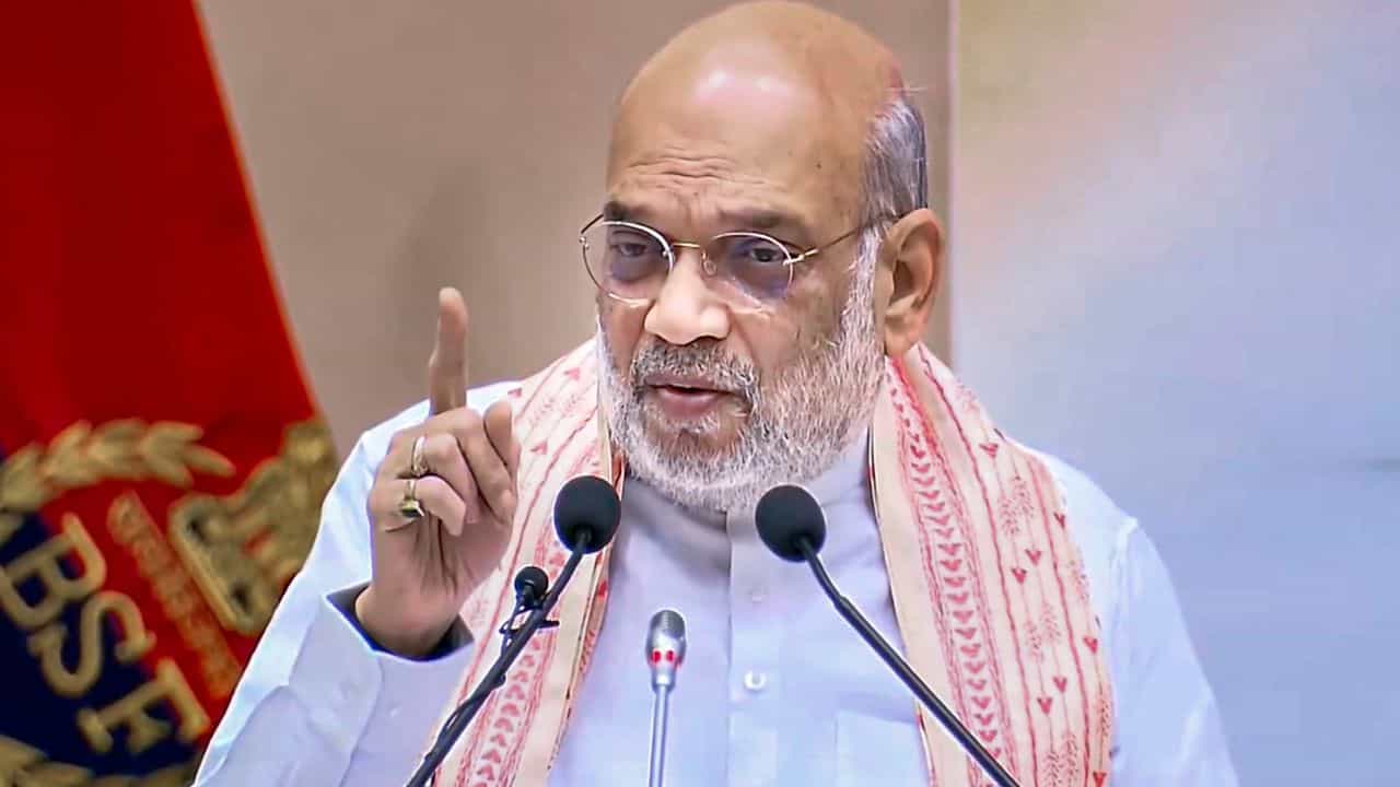 Amit Shah: বাংলায় শাহের 3D অস্ত্র, এবার সীমান্ত সুরক্ষায় জোর দিতে রাজ্যে আসছেন স্বরাষ্ট্রমন্ত্রী Amit Shah: বাংলায় শাহের 3D অস্ত্র, এবার সীমান্ত সুরক্ষায় জোর দিতে রাজ্যে আসছেন স্বরাষ্ট্রমন্ত্রী