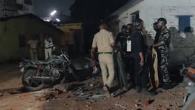মাইক-বিধি প্রচারে গিয়ে আক্রান্ত পুলিশ, ফাঁড়িতে দুষ্কৃতী তাণ্ডব!