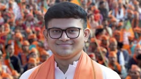 তিরিশেই MLA, সম্ভাব্য মন্ত্রিত্বের দৌড়ে প্রাক্তন ছাত্রনেতা