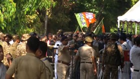 আধ ঘণ্টারও বেশি সময় ধরে ভবানীপুরে বন্ধ কাউন্টিং, গণনাকেন্দ্রের ভিতরেই