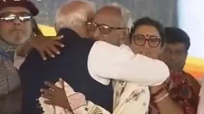 বাংলায় বিজেপি শাসন প্রতিষ্ঠার দিন শিলিগুড়ির মাখনলালকে শ্রদ্ধা মোদীর