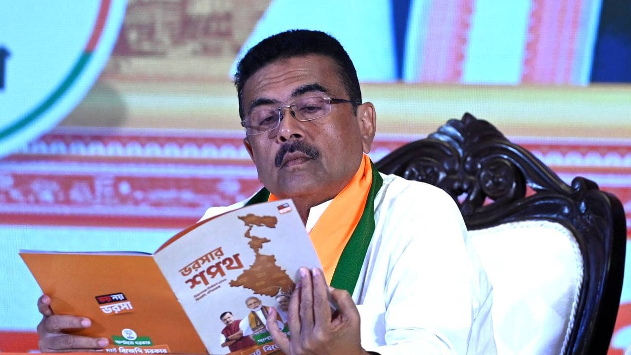 Suvendu Adhikari’s Political Journey: মেদিনীপুর থেকে মহাকরণ, কতটা হাঁটলে মুখ্যমন্ত্রী হওয়া যায়!