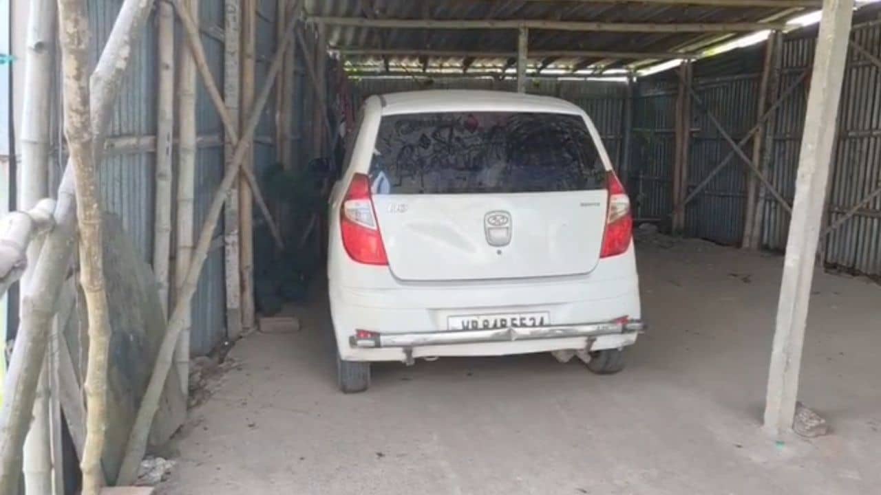 Malda TMC leader car loan default: আট বছর ধরে দেননি EMI, তৃণমূল নেতার বাড়ি  থেকে গাড়ি তুলে নিয়ে গেল রিকভারি এজেন্সি