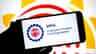 চাকরি চলে গেলে কি PF অ্যাকাউন্টও বন্ধ হয়ে যায়? আর সুদ পাওয়া যায় না?