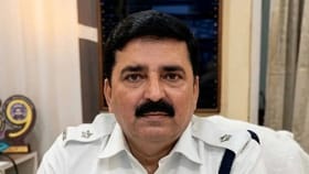 কালীঘাটের প্রাক্তন ওসি শান্তনুর বাড়ির তালা ভেঙে ঢুকলেন ইডি আধিকারিকরা