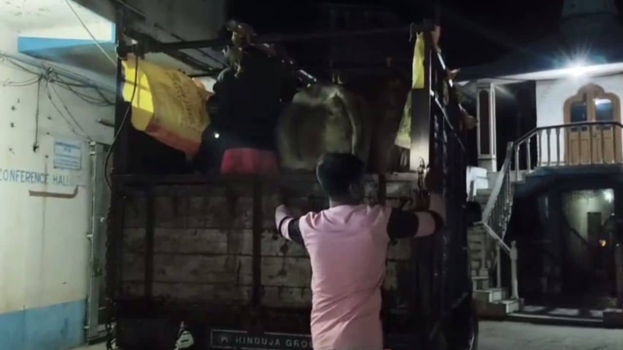 Hooghly: বেআইনি গরুপাচারের অভিযোগ, গ্রেফতার ৫