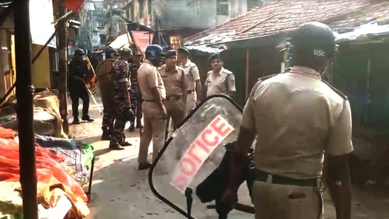 Bengal Post-Poll Violence: শিবপুরে গুলি-বোমাবাজির অভিযোগ তৃণমূল আশ্রিত দুষ্কৃতীদের বিরুদ্ধে, কান্দিতে TMC-র যুবনেতার বাড়িতে বোমা