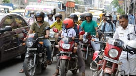 যেমন কথা তেমন কাজ! হেলমেট না পরায় ২,৬৬১ মামলা পুলিশের