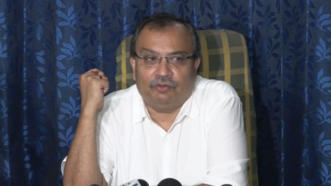 সবে সাংবাদিক বৈঠক করতে যাবেন, ঠিক তার আগে কুণালের বাড়িতে হাজির CID