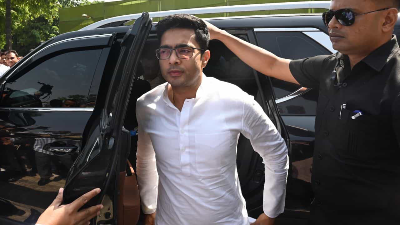 Abhishek Banerjee Income: অভিষেক বন্দ্যোপাধ্যায়ের কোটি টাকা আয়, কীভাবে ইনকাম করেন?