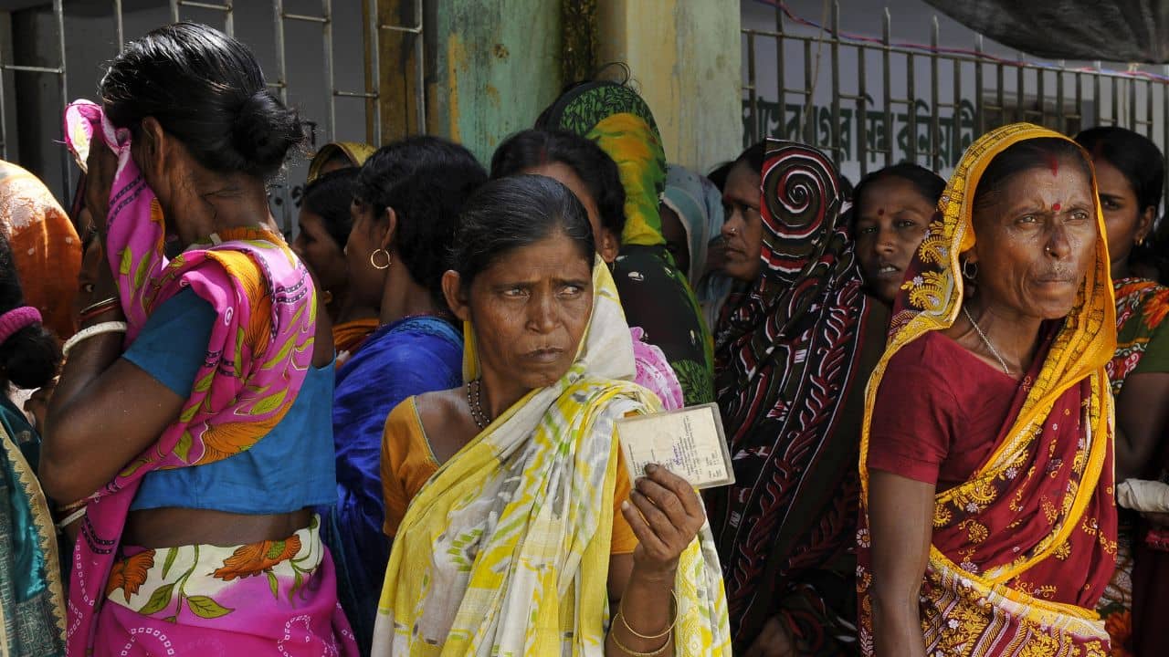 Annapurna Yojana Form: পরিবারের সবার ব্যাঙ্ক অ্যাকাউন্ট নম্বর দিতে হবে অন্নপূর্ণা যোজনার ফর্মে