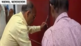 খবর পেয়েই তালা খুলতে ছুটলেন BJP-র জয়ী প্রার্থী