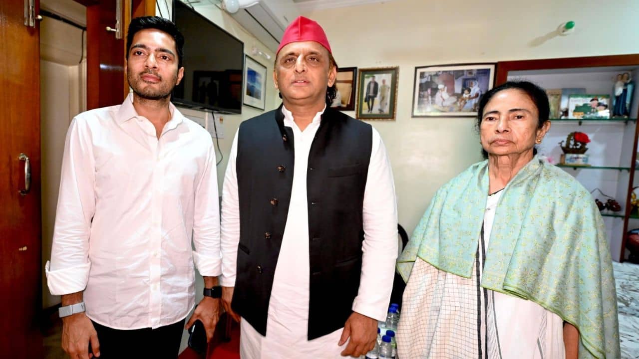 West Bengal Government Formation Highlists: মমতার পাশে থাকার বার্তা দিয়ে গেলেন অখিলেশ
