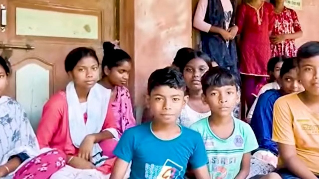 Madhyamik Result: ১৩ জনের মধ্যে ৬ জন পাশ, ৭ জন ফেল, স্কুলের এ কী দশা!
