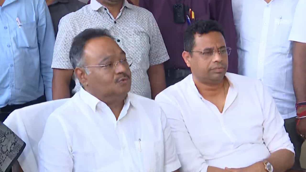 Shamik Bhattacharya: হিংসা হলে কড়া হাতে দমন করতে হবে, মুখ্যসচিবের কাছে আর্জি শমীকের Shamik Bhattacharya: হিংসা হলে কড়া হাতে দমন করতে হবে, মুখ্যসচিবের কাছে আর্জি শমীকের