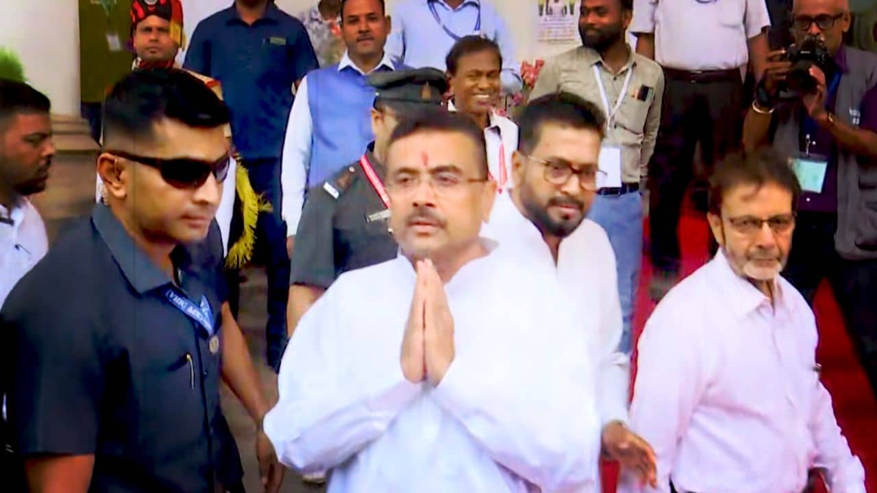 CM Suvendu Adhikari Meeting: মোয়াজ্জেম ভাতা নিয়ে বড় সিদ্ধান্ত, কলেজে ভর্তি নিয়েও নির্দেশ, কী কী বড় পদক্ষেপ মুখ্যমন্ত্রী শুভেন্দুর