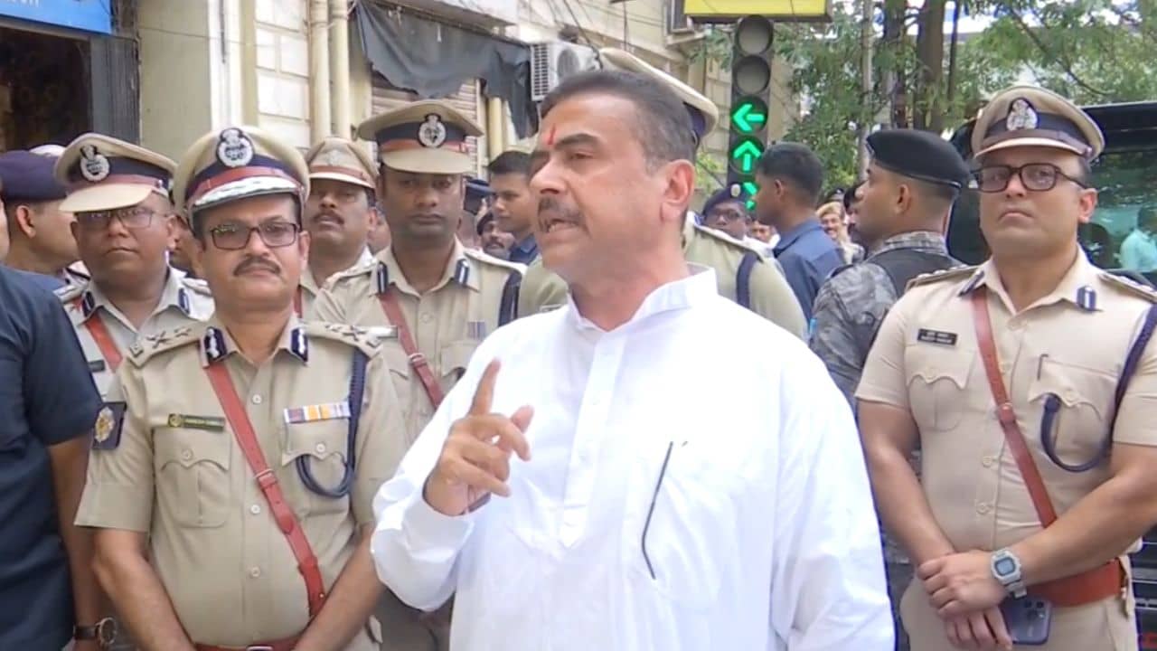 CM Suvendu Adhikari: পুলিশের গায়ে হাত পড়বে, আর আমি এসি ঘরে বসে থাকব, সেই দিন শেষ: শুভেন্দু