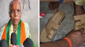 অবশেষে...! ২৮ বছর বাদে জুতো পরলেন বাসন্তীর আঙুরবালা