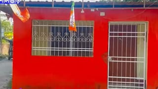 এ কী মমতা মন্দিরের রঙও রাতারাতি গেরুয়া!