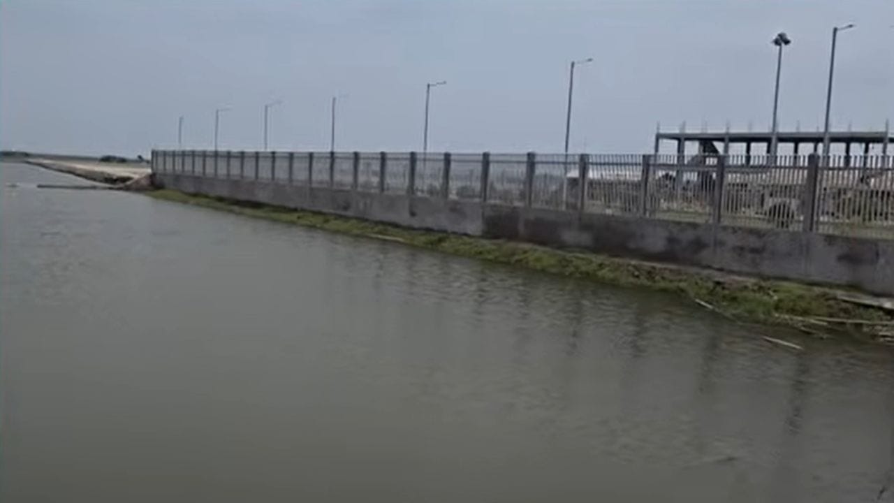 মৌখালীর নদীর চর জুড়ে শওকতের ছেলের বিরাট ক্যাফে, দেখে নিন মৌখালীর নদীর চর জুড়ে শওকতের ছেলের বিরাট ক্যাফে, দেখে নিন