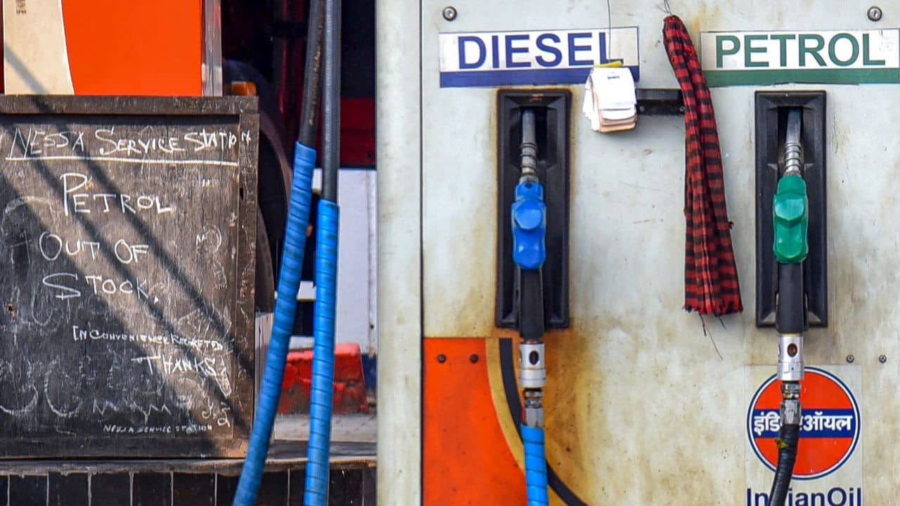 Fuel Use Control: শুধু ওয়ার্ক ফ্রম হোম নয়, এসি-র তাপমাত্রাতেও রাশ টানা হয়েছে বিশ্বের একাধিক দেশে