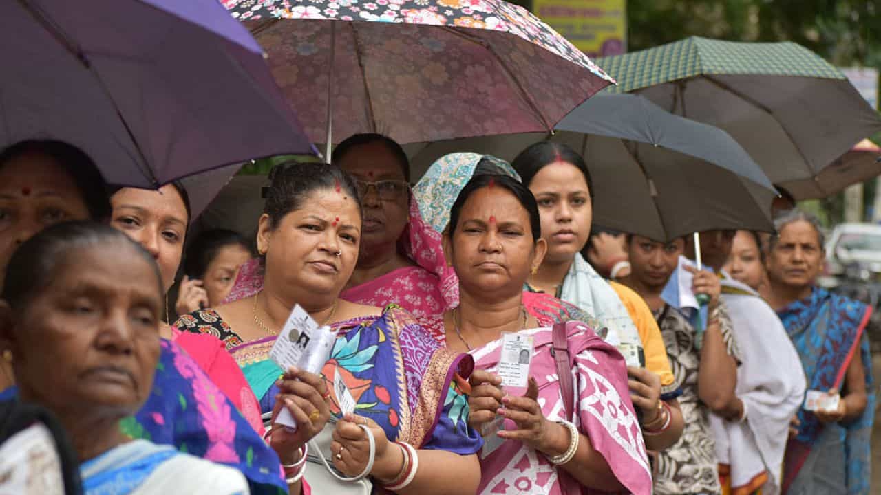 Annapurna Yojana Form: গুজব নয়! অন্নপূর্ণার ফর্ম ফিল আপ করাতে বাড়ি বাড়ি লোক যাবে, জানিয়ে দিলেন শুভেন্দু Annapurna Yojana Form: গুজব নয়! অন্নপূর্ণার ফর্ম ফিল আপ করাতে বাড়ি বাড়ি লোক যাবে, জানিয়ে দিলেন শুভেন্দু