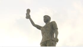 লেকটাউনে হাওয়ায় দোলা মেসির মূর্তি নিয়ে এল বড় নির্দেশ