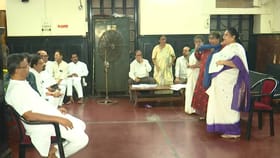 মালার ডাকে ভিজিটার্স রুমেই হল তৃণমূল কাউন্সিলরদের অধিবেশন