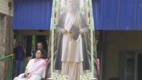 শুভেন্দুর শপথগ্রহণ মিটতেই মমতার রবীন্দ্রজয়ন্তীতে কারা কারা এলেন?