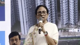 রীতি মেনে ইস্তফা দিলেন না মমতা, কেন? বড় পদক্ষেপের চিন্তা-ভাবনা?