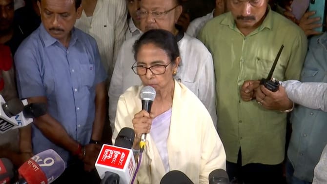 ভর্তি নেয়নি ২ হাসপাতাল, অভিষেকের চিকিৎসা কোথায় হবে জানালেন মমতা