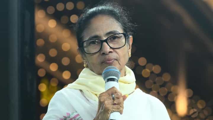EX CM Mamata Banerjee: বদলের বাংলায় খুলল আরজি কর ফাইল, নজরে মমতার ভূমিকা EX CM Mamata Banerjee: বদলের বাংলায় খুলল আরজি কর ফাইল, নজরে মমতার ভূমিকা