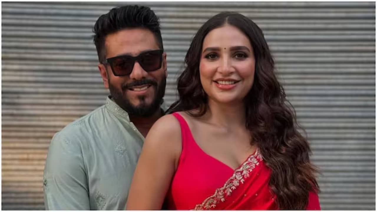 Raj Chakraborty and Subhashree Ganguly: রাজ-শুভশ্রীর বিয়ের বয়স আট, শহর ছেড়ে কোথায় গেলেন দম্পতি?