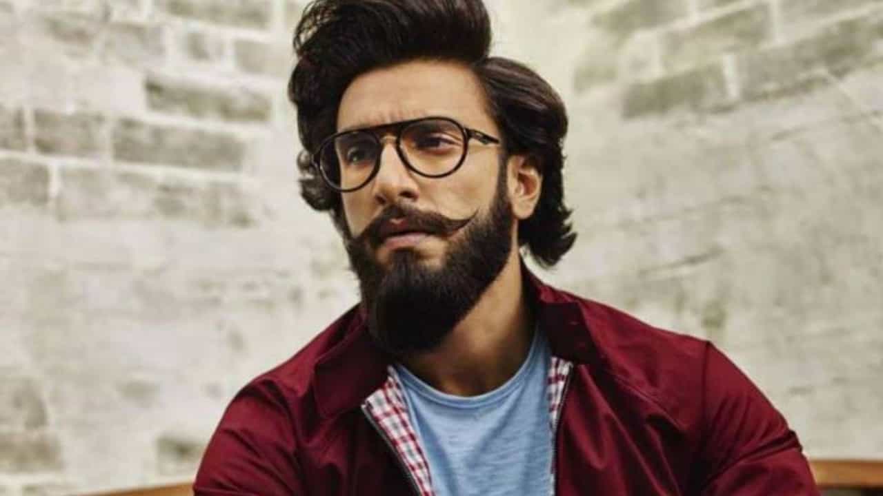 বলিউডে কড়া শাস্তির মুখে রণবীর সিং! কী ঘটালেন 'ধুরন্ধর' নায়ক?