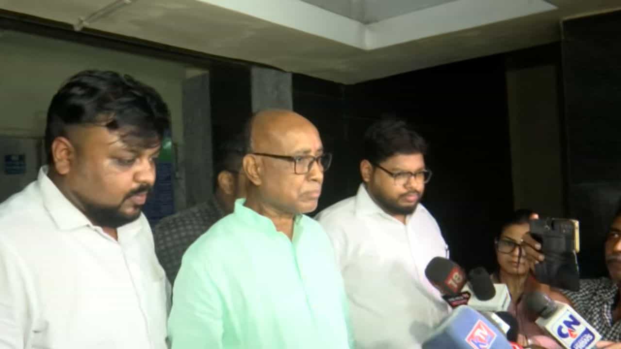 Rathin Ghosh Questioned by ED:  'আমি এর থেকে বেশি কিছু বলব না', সাড়ে ৯ ঘণ্টা পর ED দফতর থেকে বেরিয়ে বললেন রথীন