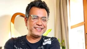 সরকারি সিনেমা হলে রুদ্রনীলের ছবি!