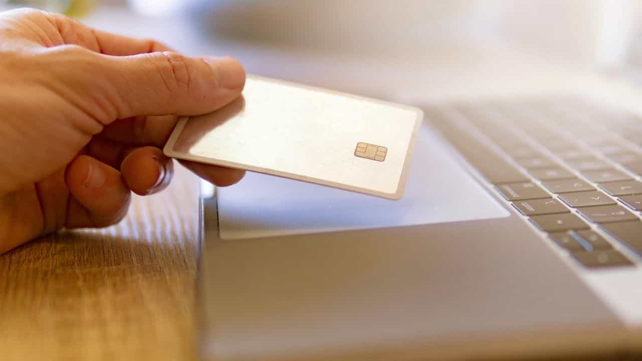Credit Card-এ ৫০০ টাকা পেমেন্টেও লেট হলেই দিতে হবে জরিমানা! নতুন নিয়ম না জানলেই পকেট ফাঁকা...