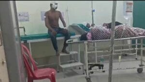 মাঝ রাতে বাড়িতে ঢুকে মহিলাদের চুল কাটার অভিযোগ, তপ্ত সামসেরগঞ্জ