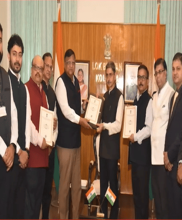নতুন সরকার গড়তে লোকভবনে রাজ্যপালের সঙ্গে সাক্ষাৎ CEO-র