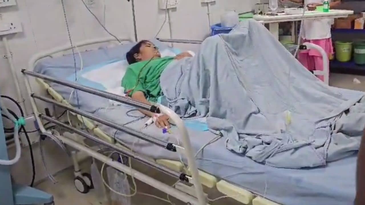 Suri hospital: সুপার স্পেশালিটি হাসপাতালে গর্ভপাতের অপারেশনের সময় মহিলার খাদ্যনালী কেটে দিলেন ডাক্তার!