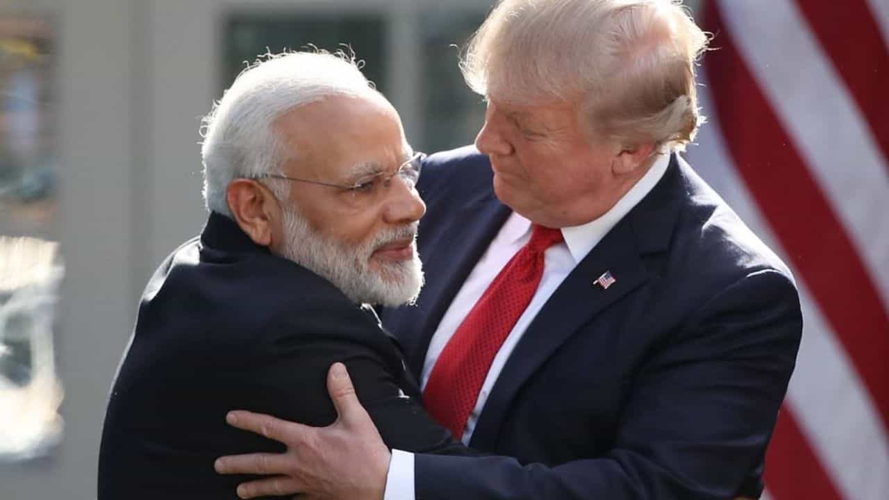Donald Trump Praises PM Modi: 'আমি মোদীর বড় ফ্যান', ফোনে বার্তা ট্রাম্পের, বললেন ১০০ শতাংশ ভরসা করতে Donald Trump Praises PM Modi: 'আমি মোদীর বড় ফ্যান', ফোনে বার্তা ট্রাম্পের, বললেন ১০০ শতাংশ ভরসা করতে