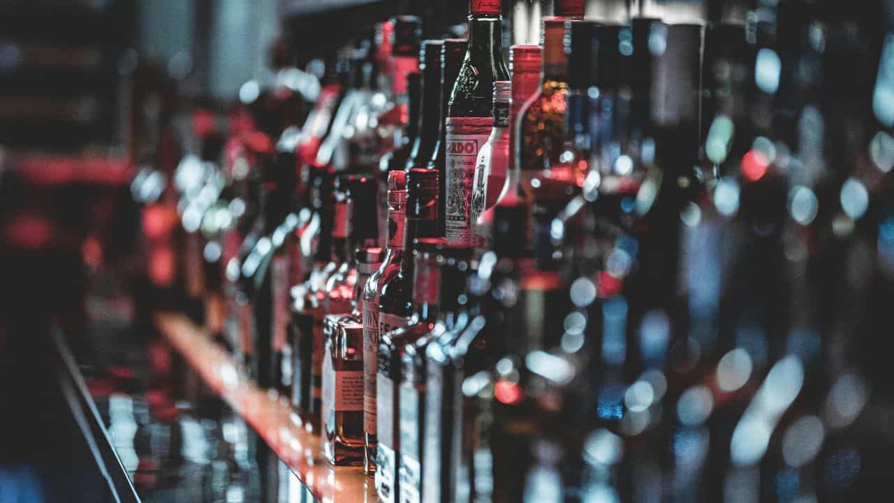 Liquor Shops Closed: মুখ্যমন্ত্রী হয়েই পদক্ষেপ! বড় ধাক্কা খেল মদের দোকানগুলি