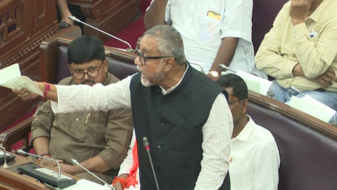 'জনগণ, TMC ব্যবস্থা করবে', বিধানসভায় নাম না করে অভিষেককে নিশানা তাপসের