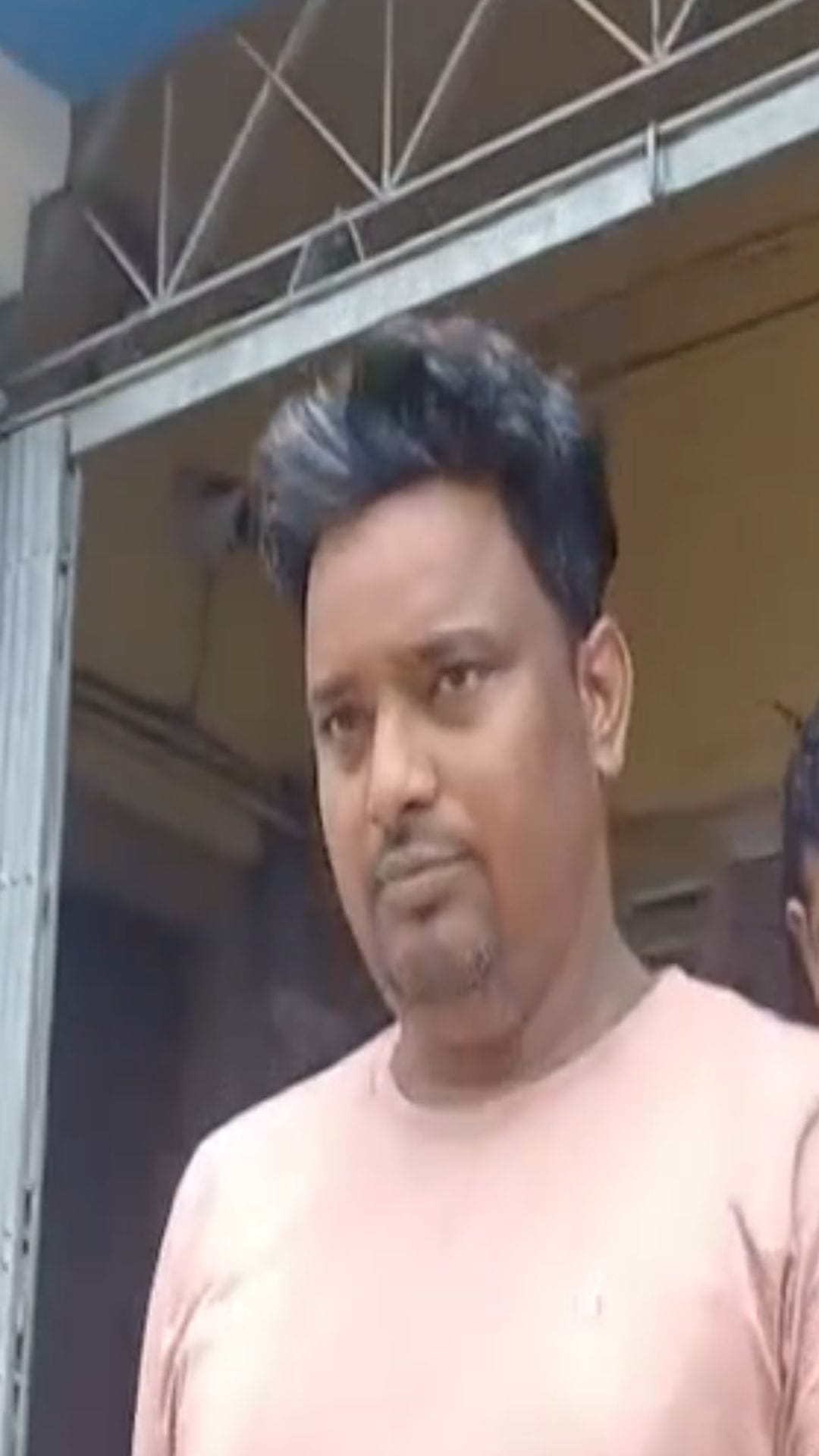 তারকেশ্বরে আগ্নেয়াস্ত্র সহ গ্রেফতার প্রাক্তন বিধায়ক ঘনিষ্ঠ