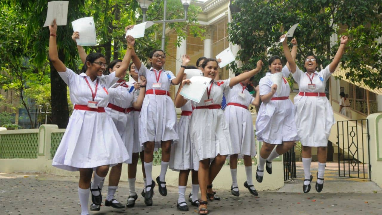 WBBSE Madhyamik Result 2026: মাধ্যমিকে ফার্স্ট অভিরূপ ভদ্র, প্রথম দশে রয়েছে কারা, দেখে নিন