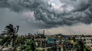 Bengal weather update: আর ২-৩ ঘণ্টার মধ্যেই ১৮০ ডিগ্রি ঘুরে যাবে ‘খেলা’, জারি সতর্কতা