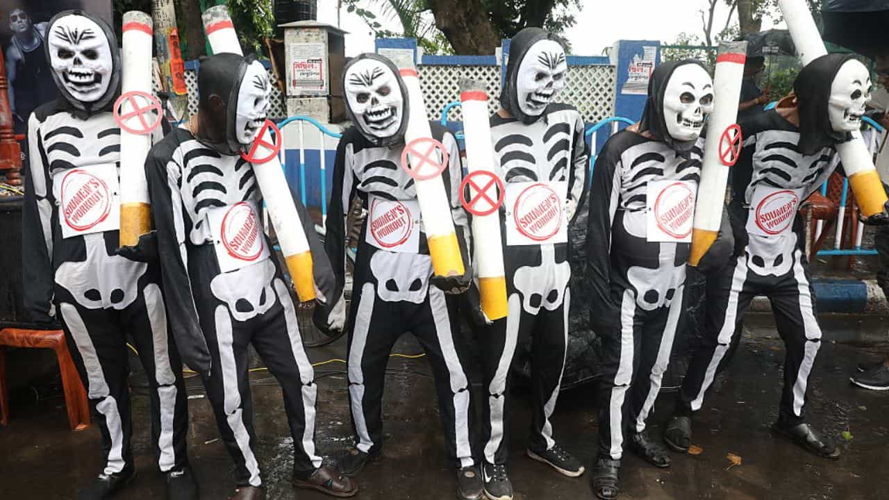 World No Tobacco Day: মন চাইছে, তারপরেও কেন চাইলেও সিগারেট ছাড়তে পারেন না বেশিরভাগ মানুষ? World No Tobacco Day: মন চাইছে, তারপরেও কেন চাইলেও সিগারেট ছাড়তে পারেন না বেশিরভাগ মানুষ?